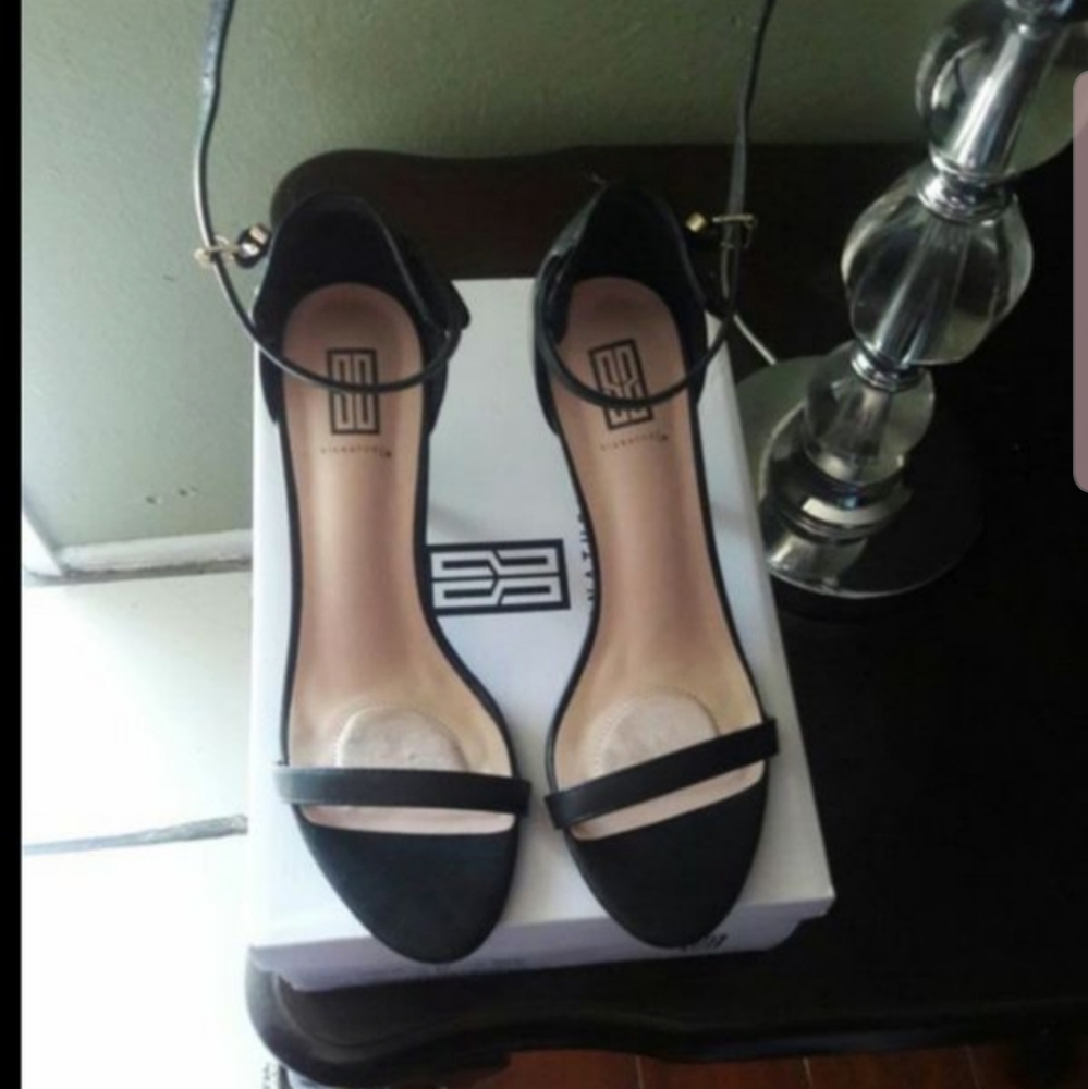Shoes - Picture 3 of 3